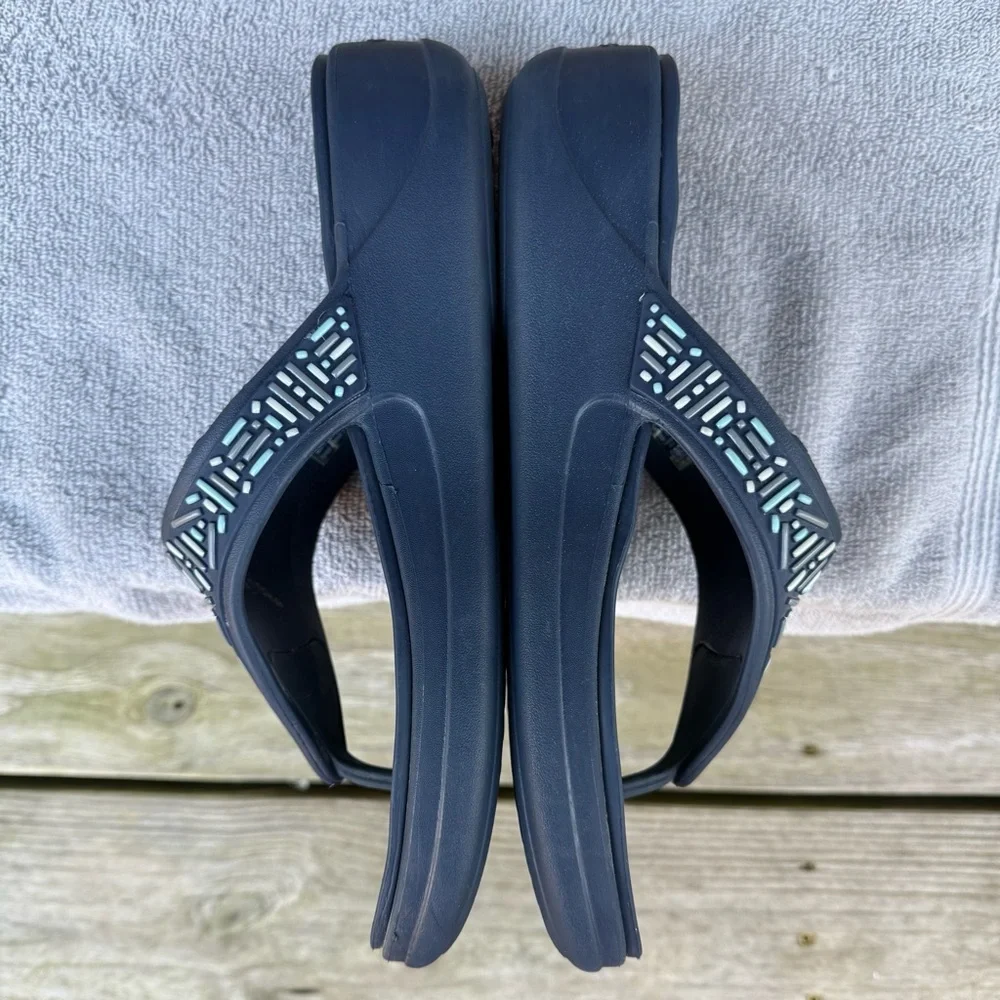 CROCS Blue Wedge Thong Sandal Beaded Monterey Flip Flop 206851 Gray Platform 11